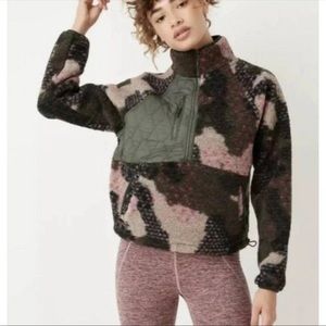 Joy Lab Target pull over Sherpa teddy fleece jacket sweatshirt camo pront